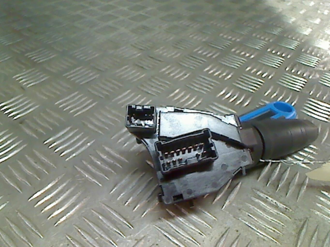 Devio luci NISSAN ALMERA TINO PHASE 2  - 1