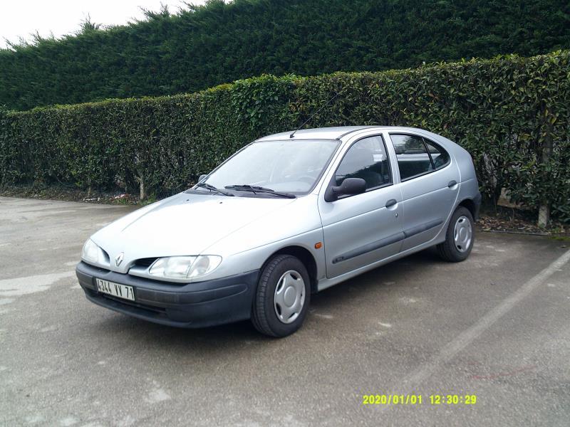 Pare choc arriere RENAULT MEGANE 1 PHASE 1 Essence - 1
