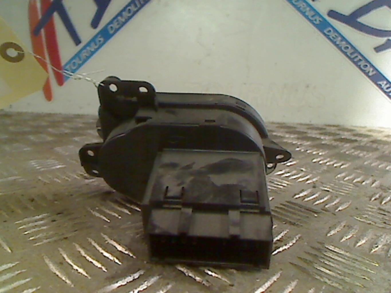 Commande de phare FORD FIESTA 5 PHASE 1 Essence - 1