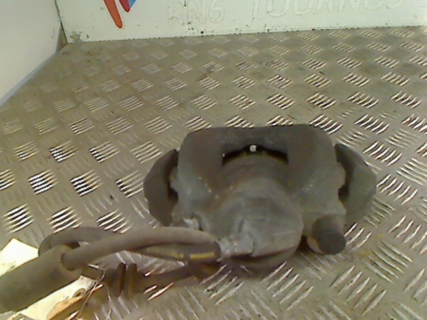 Pinza freni anteriore destra BMW SERIE 1 E87 PHASE 2 Diésel - 1