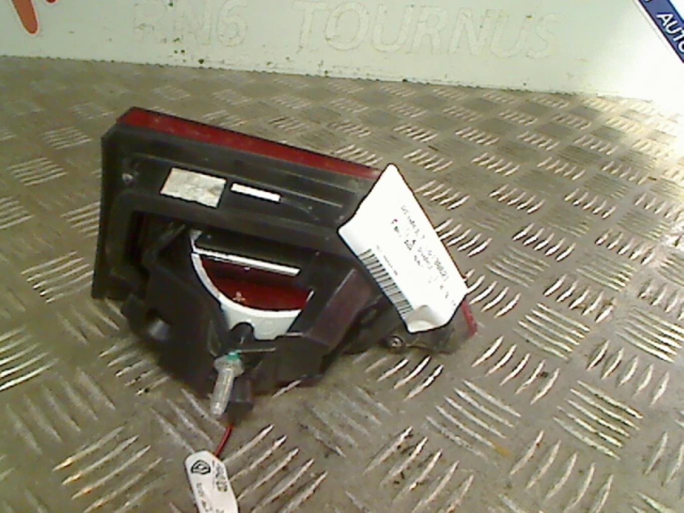 Feu arriere secondaire gauche (feux) RENAULT CLIO 4 PHASE 1 Essence - 1