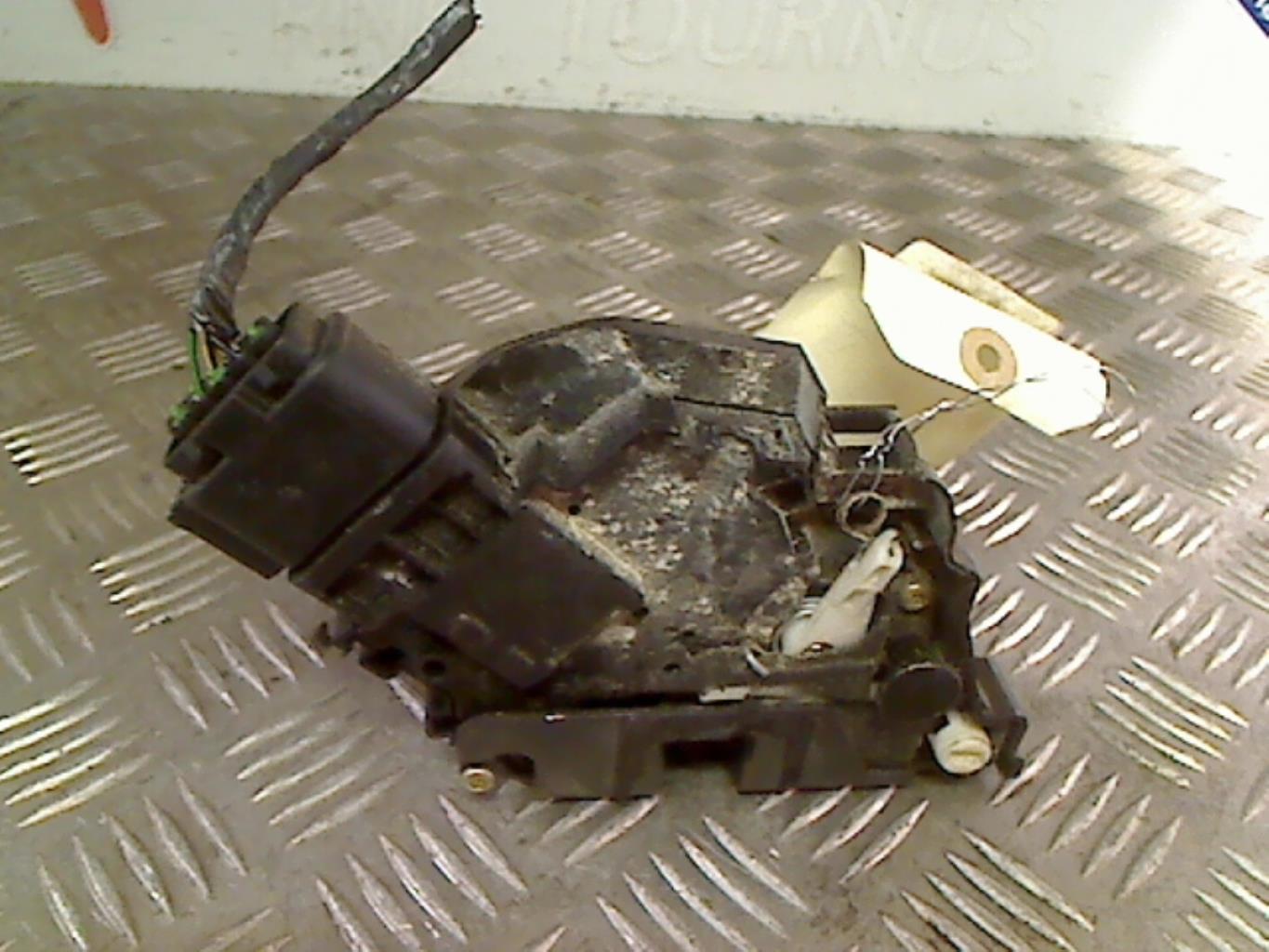 Serrure arriere droit FORD FOCUS 2 PHASE 1 BREAK Diesel - 1