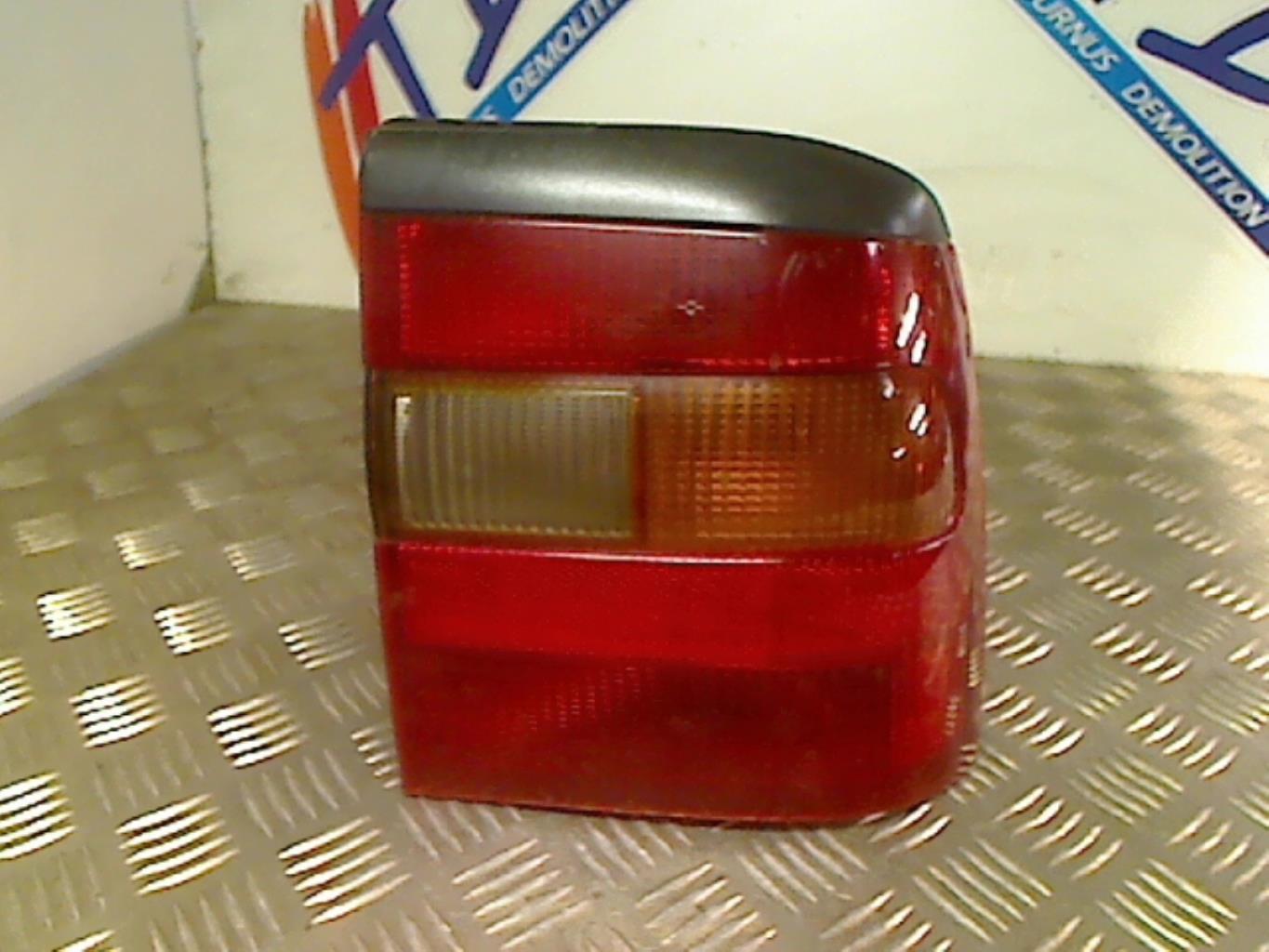 Fanale posteriore principale destro (luci) OPEL VECTRA A PHASE 2  - 1