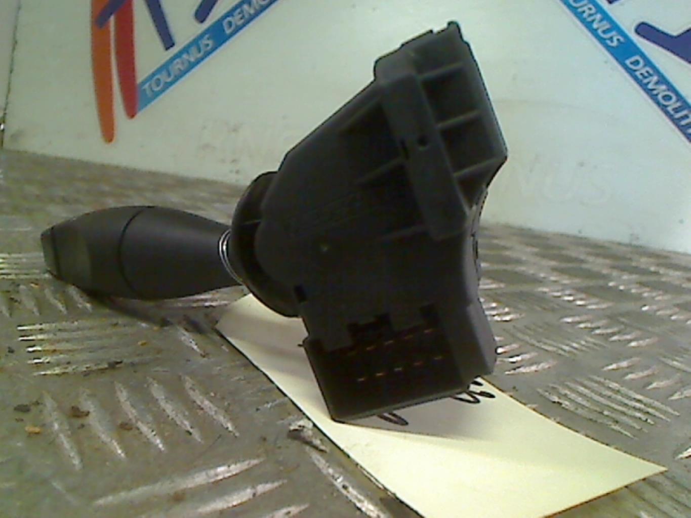Devio tergicristalli FORD FOCUS 1 BREAK  - 1