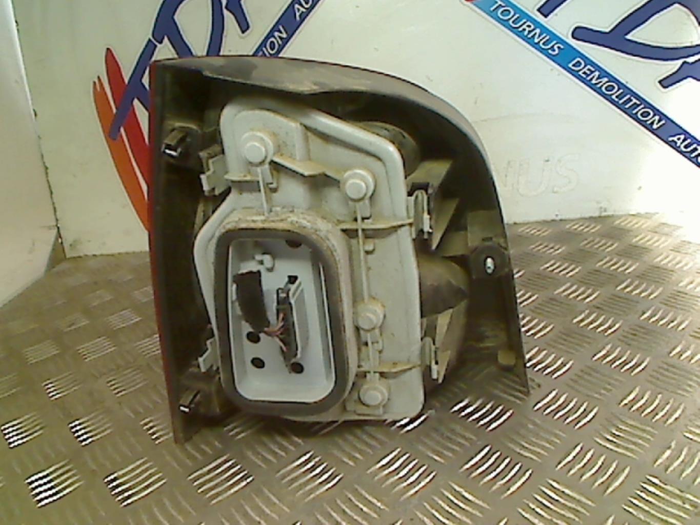 Fanale posteriore principale destro (luci) VOLKSWAGEN POLO 4 PHASE 1 Gasolina - 1