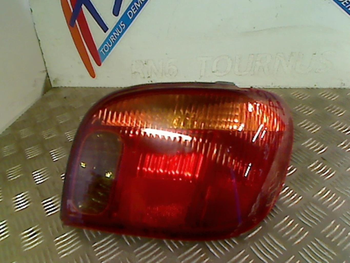 Fanale posteriore principale destro (luci) TOYOTA YARIS 1 PHASE 2 Diésel - 1