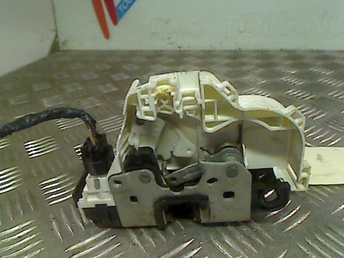Serrure avant gauche CHRYSLER SEBRING 2 Diesel - 1