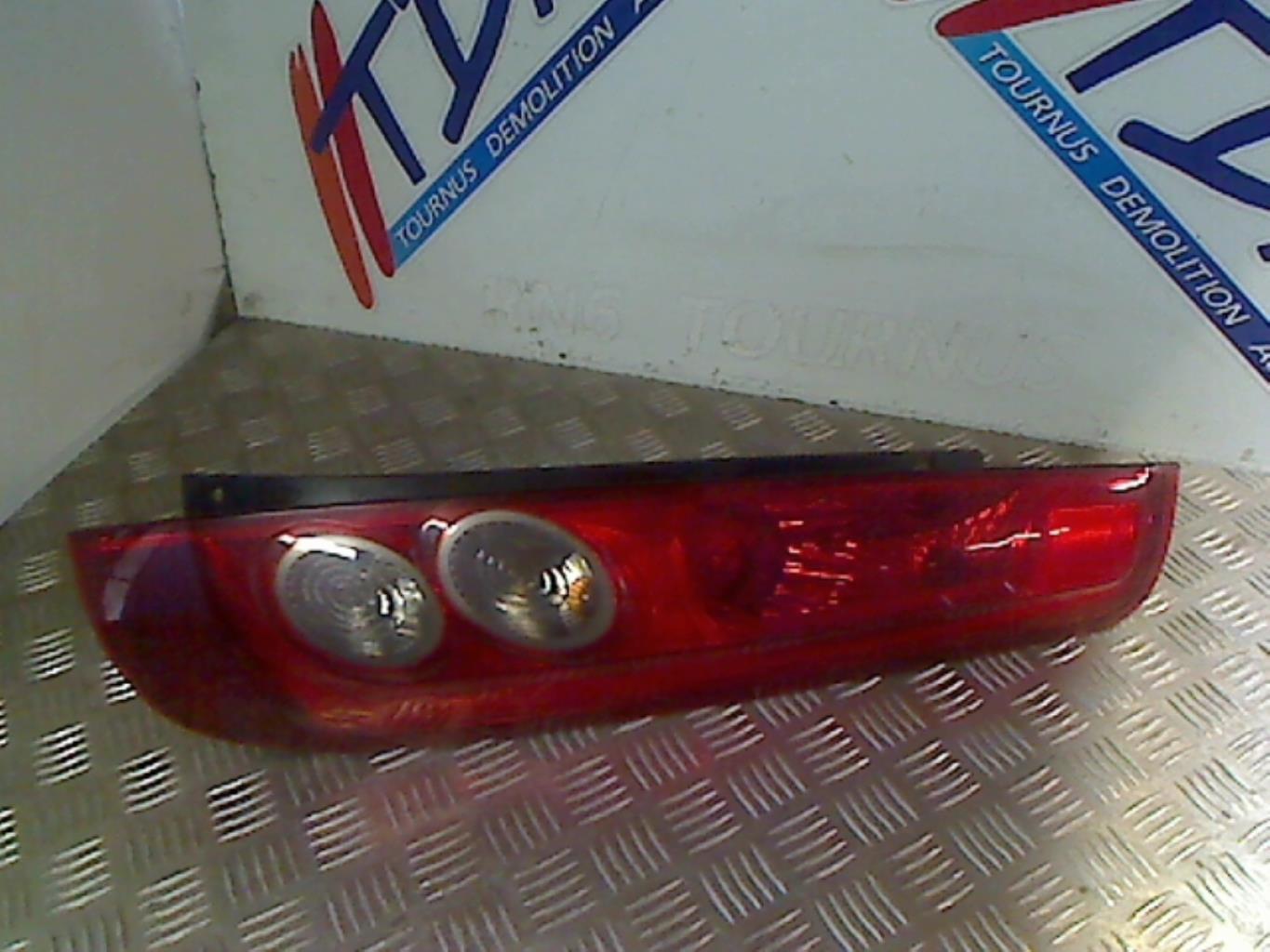 Fanale posteriore principale destro (luci) FORD FIESTA 5 PHASE 2 Diésel - 1