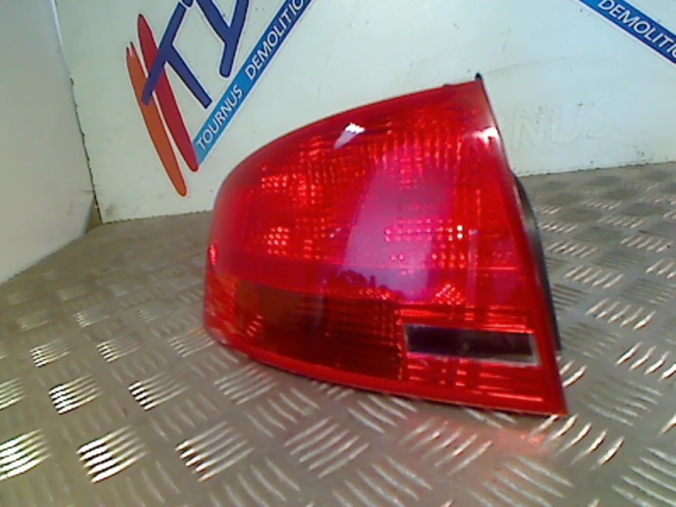 Fanale posteriore principale sinistro (luci) AUDI A4 2 PHASE 2 Diésel - 1