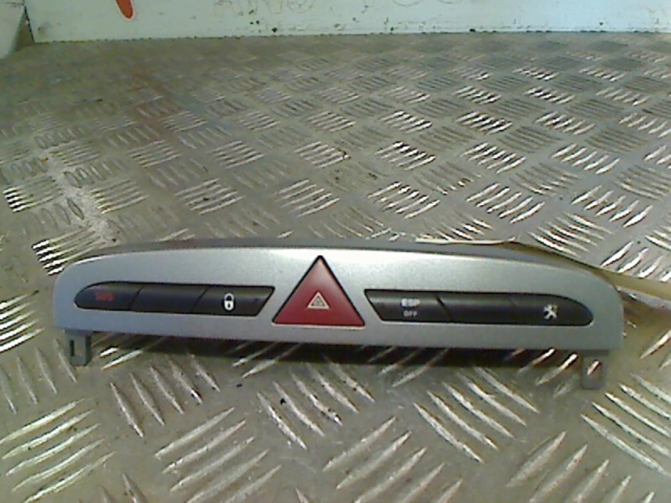 Bouton de warning PEUGEOT 308 1 PHASE 2 Diesel - 1
