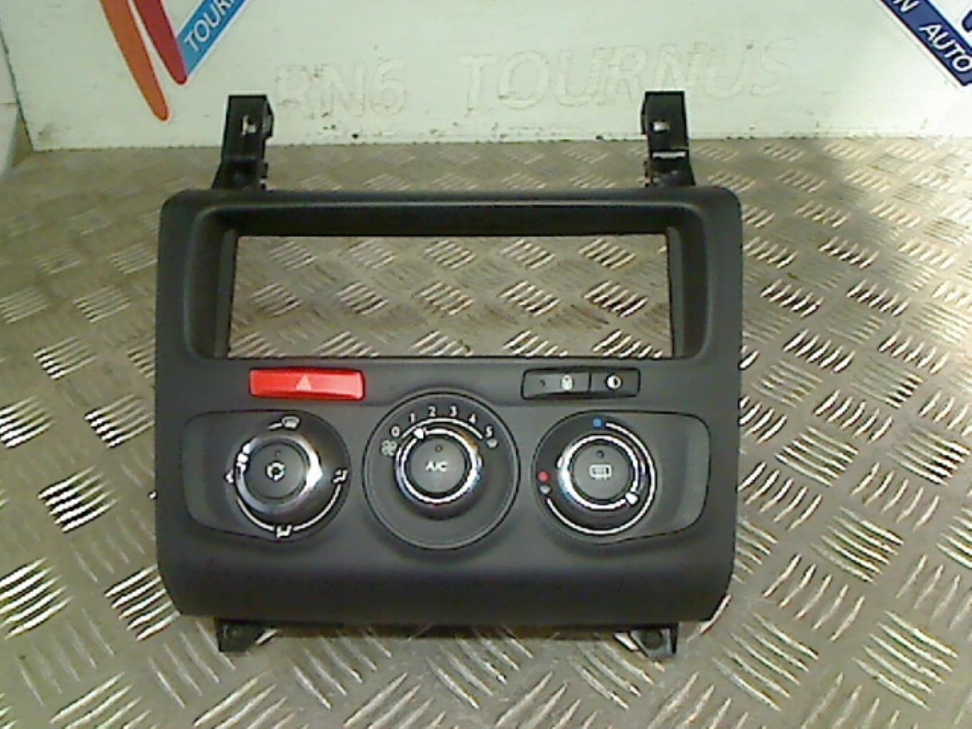 Commande chauffage CITROEN C4 2 PHASE 1 Essence - 1