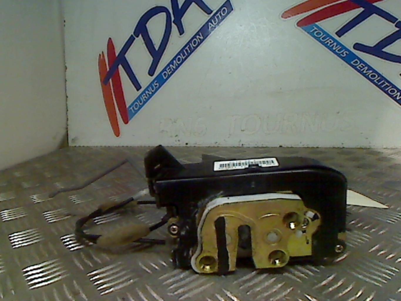 Serrure avant droit MAZDA 2 1 Diesel - 1
