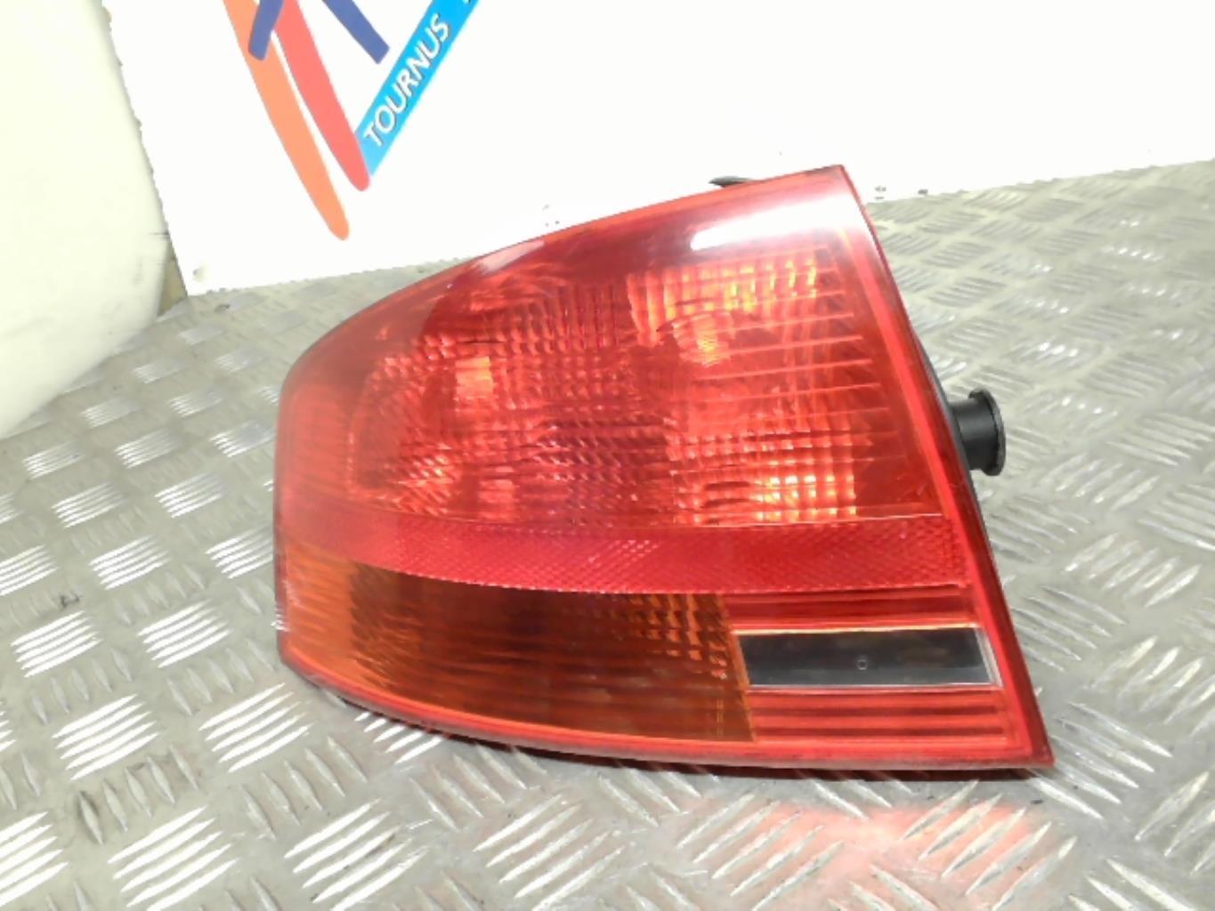 Fanale posteriore principale sinistro (luci) AUDI A4 2 PHASE 2  - 1