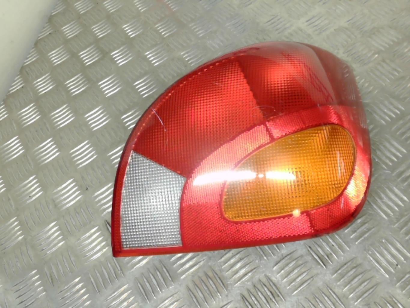 Fanale posteriore principale destro (luci) FORD FIESTA 4 PHASE 1  - 1