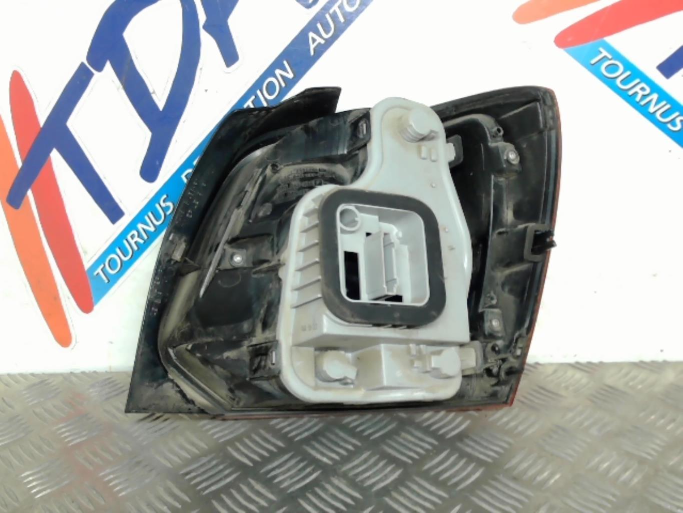 Fanale posteriore principale sinistro (luci) VOLKSWAGEN POLO 5 PHASE 1 Diésel - 1