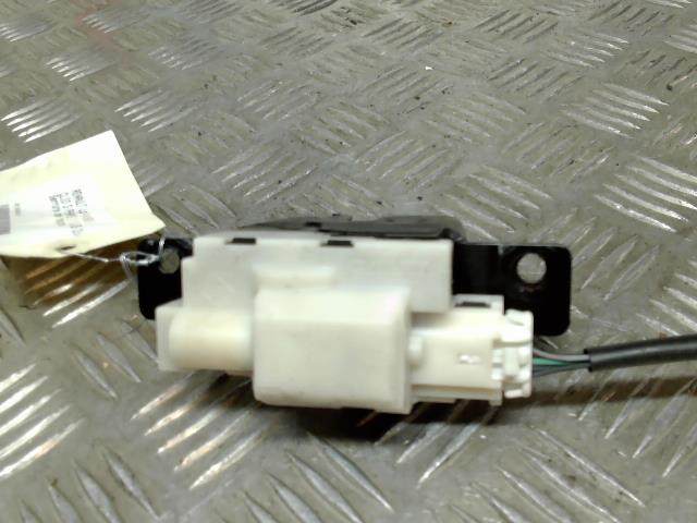 Serrure de hayon RENAULT CLIO 3 PHASE 1 Diesel - 1