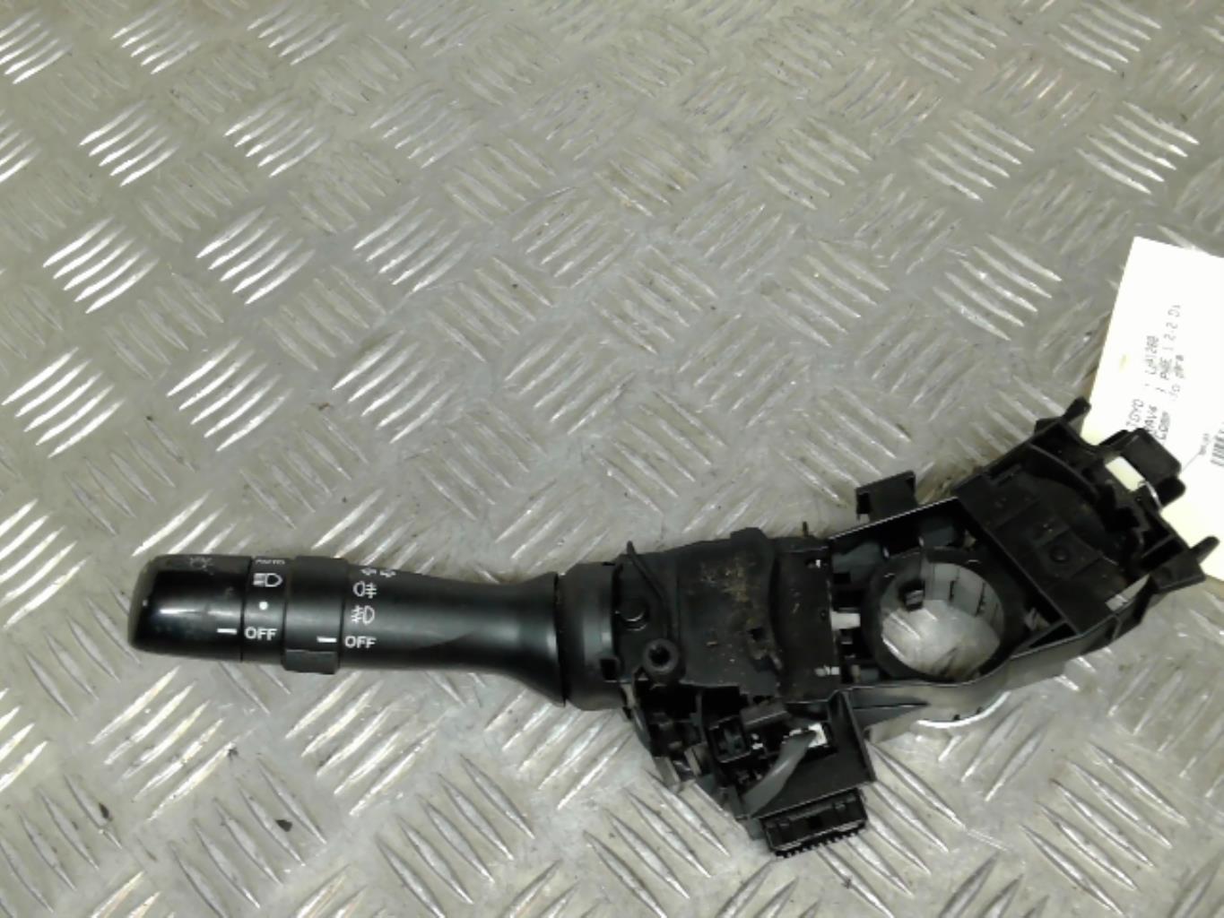 Commodo phare TOYOTA RAV4 3 PHASE 1 Diesel - 1
