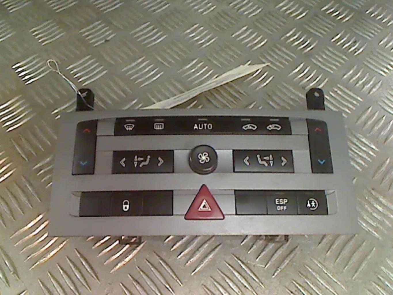 Commande chauffage PEUGEOT 407 PHASE 1 BREAK Diesel - 1