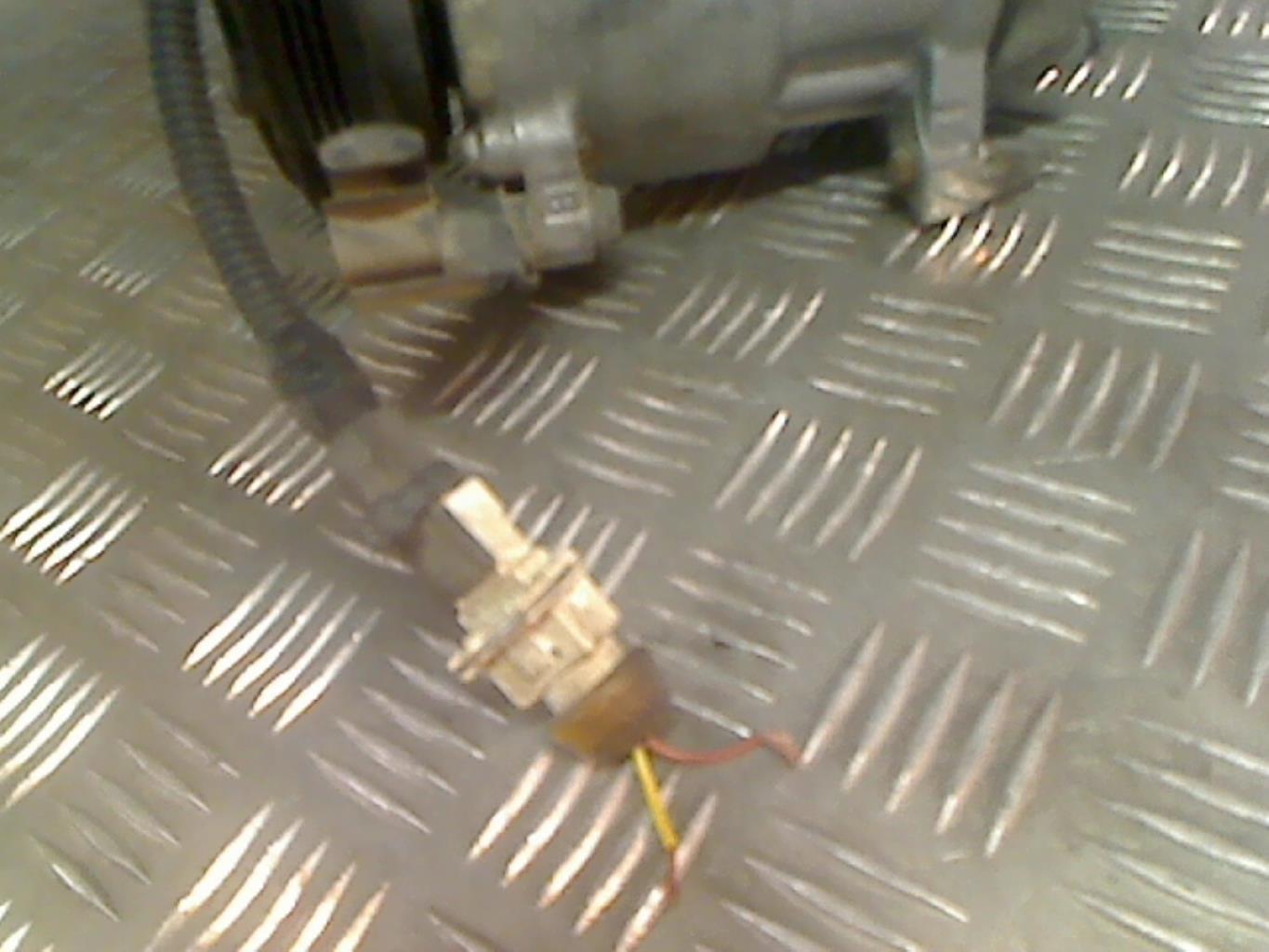 Compresseur clim CITROEN SAXO PHASE 1 Essence - 1