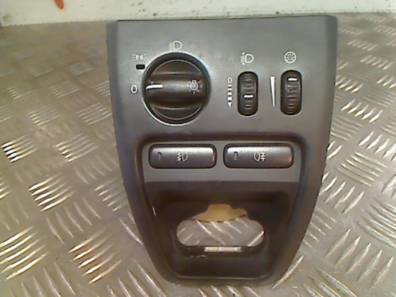 Commande de phare VOLVO XC 90 1 PHASE 1 Diesel - 1