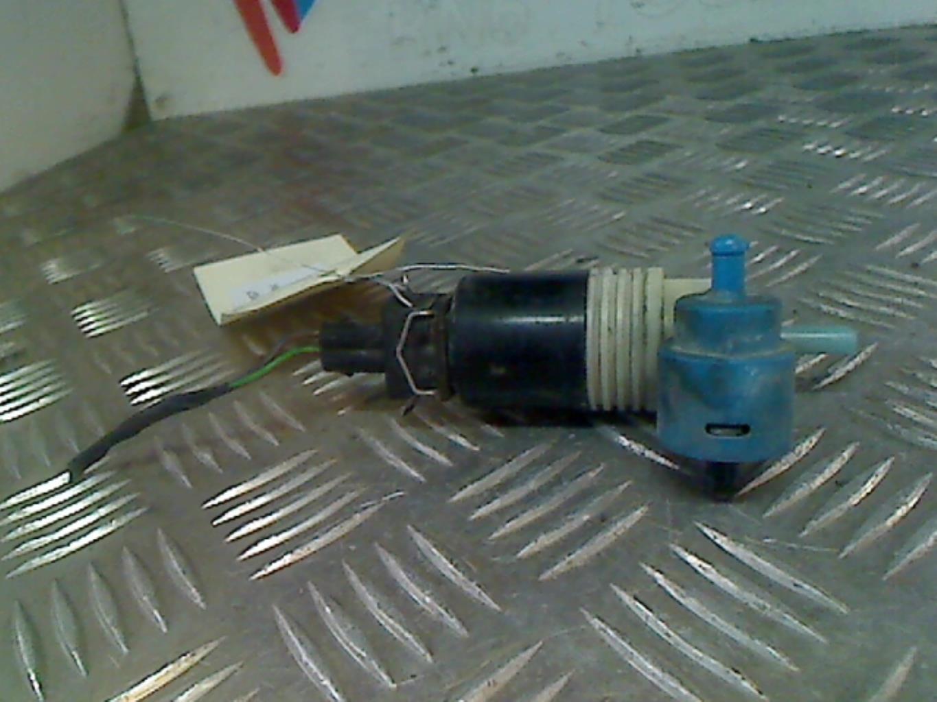 Pompa lavacristalli anteriore VOLKSWAGEN GOLF 3  - 1