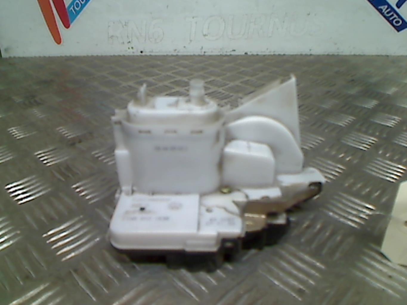 Serratura posteriore sinistra VOLKSWAGEN POLO 3 PHASE 2  - 1