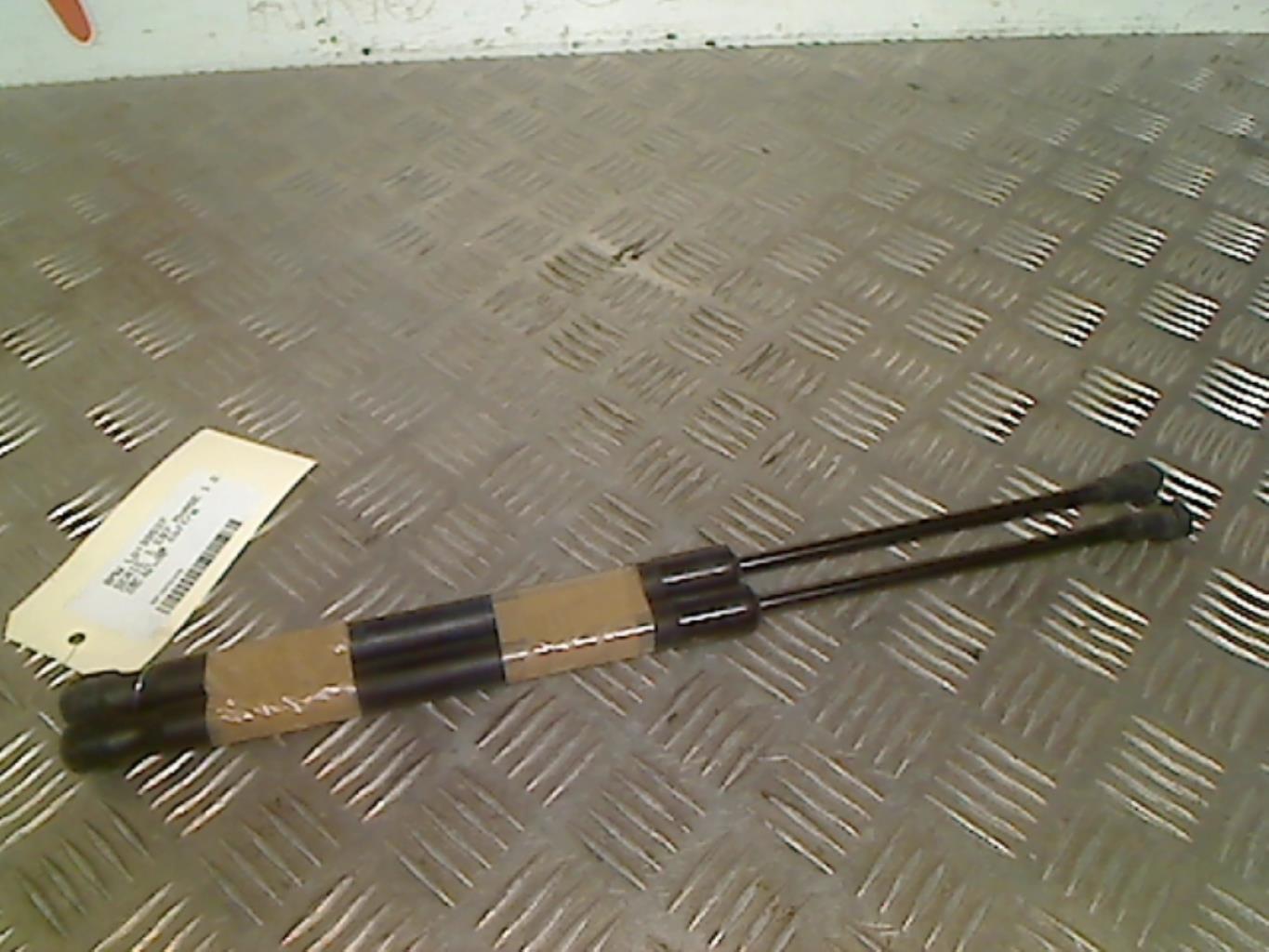 Molla a gas bagagliaio BMW SERIE 1 E87 PHASE 1 Diésel - 1