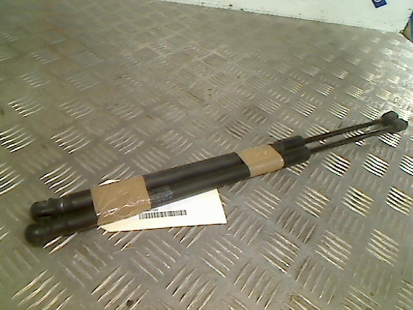 Verin de coffre MAZDA 2 2 PHASE 1 Essence - 1