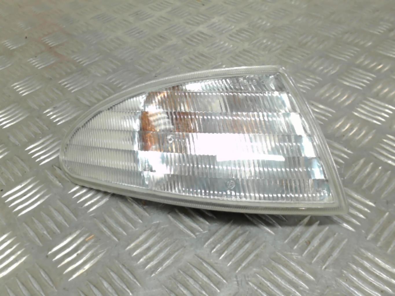 Gruppo ottico anteriore secondario destro (luci)(freccia) FORD MONDEO 1 PHASE 1 BREAK Gasolina - 1
