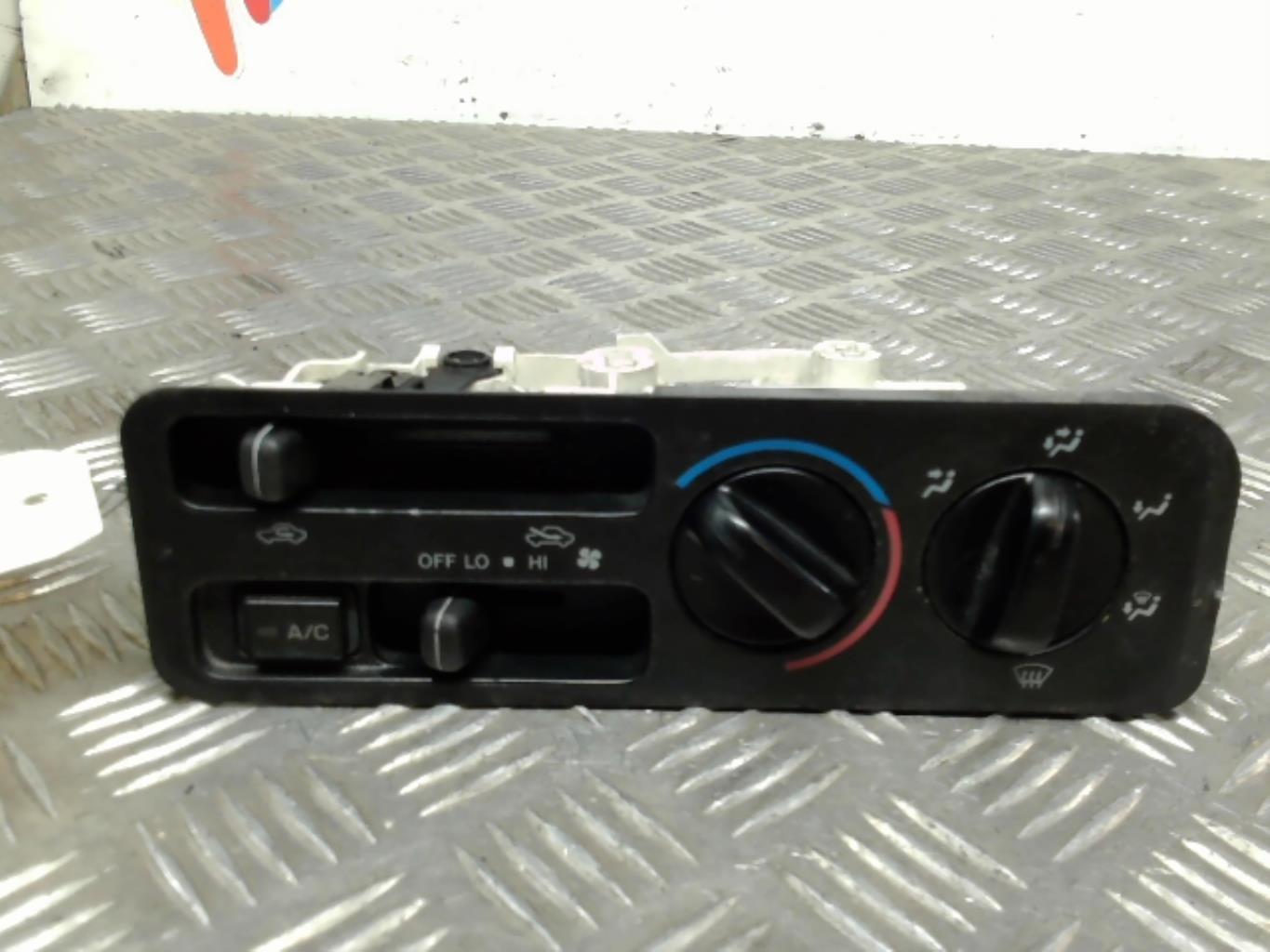 Commande chauffage TOYOTA STARLET 3 Essence - 1