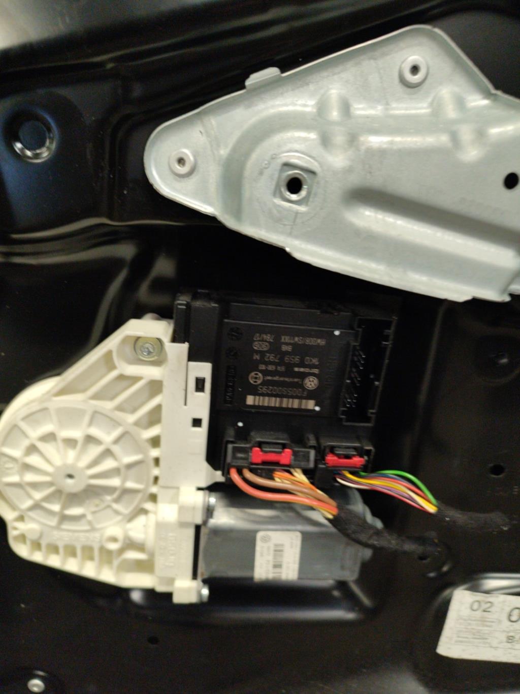 Alzacristalli elettrico anteriore destro VOLKSWAGEN PASSAT 5 BREAK Diésel - 1
