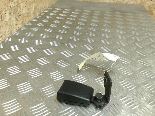 Aggancio cintura sicurezza posteriore sinistro OPEL CORSA D PHASE 2 Diésel - 1