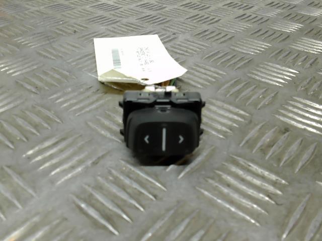 Interruttore lavacristalli anteriore sinistro DACIA SANDERO 2 PHASE 1 Gasolina - 1