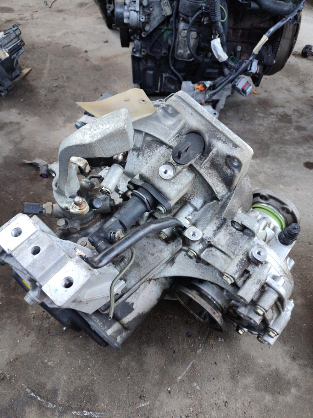 Boite de vitesses VOLKSWAGEN NEW BEETLE 1 PHASE 1 Essence - 1