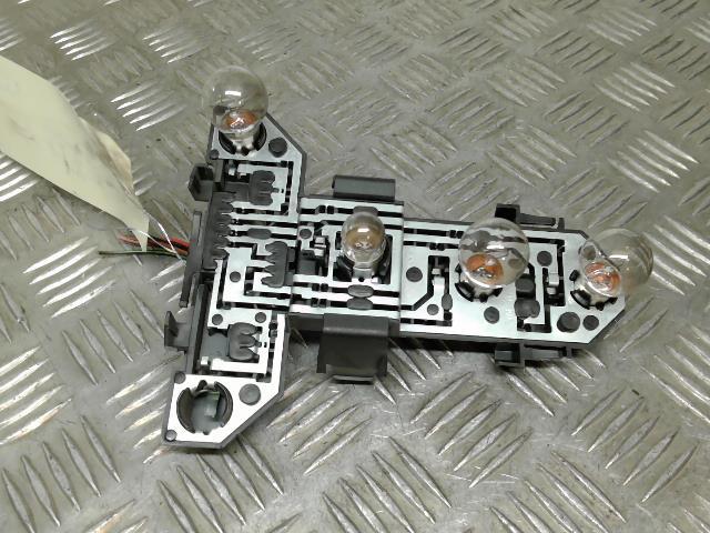 Base portalampade fanale posteriore destro VOLKSWAGEN GOLF 4 Gasolina - 1