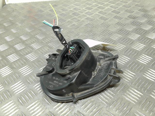 Base portalampade fanale posteriore sinistro PEUGEOT 208 1 PHASE 1 Diésel - 1