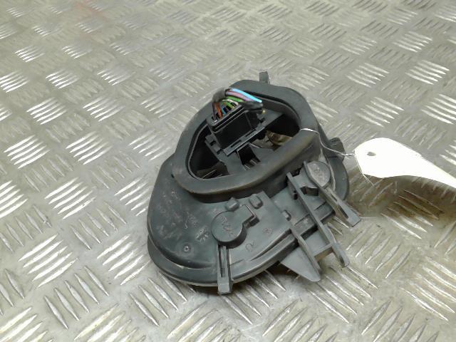 Base portalampade fanale posteriore destro PEUGEOT 208 1 PHASE 1 Diésel - 1