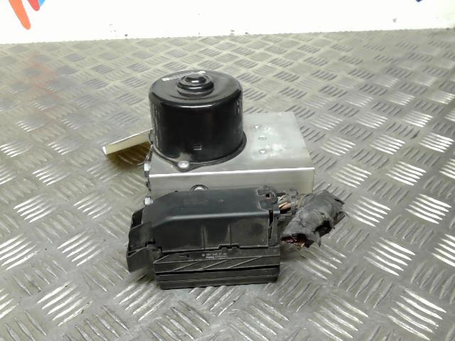 Blocco ABS (antibloccaggio freni) MERCEDES CLASSE C 203 PHASE 2 BREAK Diésel - 1