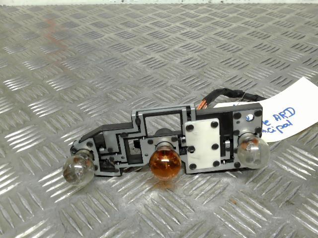 Base portalampade fanale posteriore destro CITROEN C5 1 PHASE 2 Diésel - 1