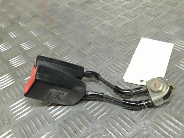 Aggancio cintura sicurezza posteriore destro VOLKSWAGEN GOLF 4 Diésel - 1