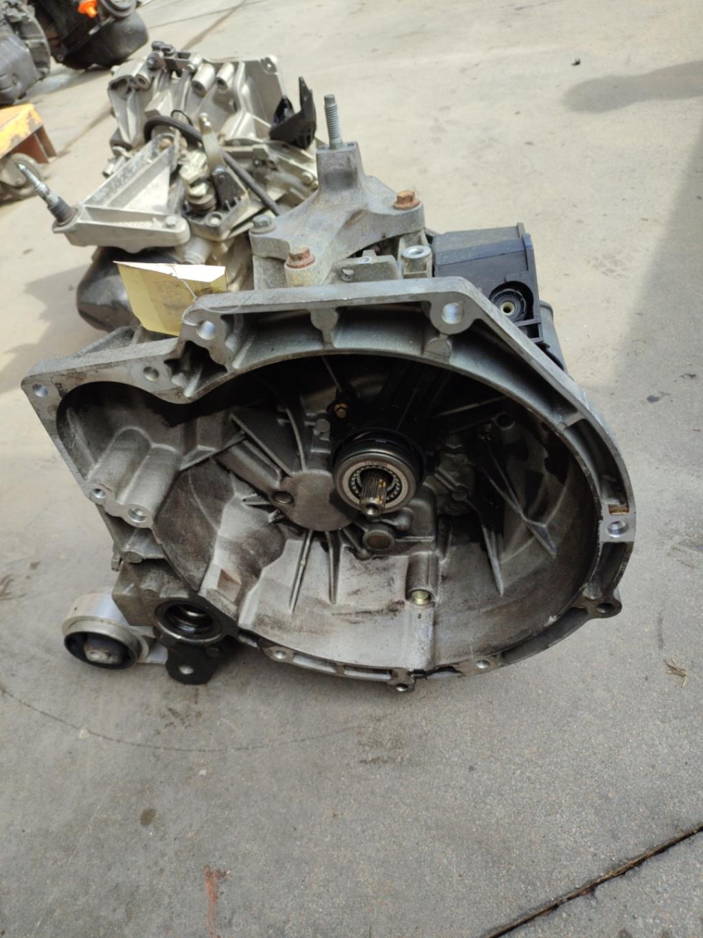 Boite de vitesses FORD FIESTA 5 PHASE 1 Diesel - 1