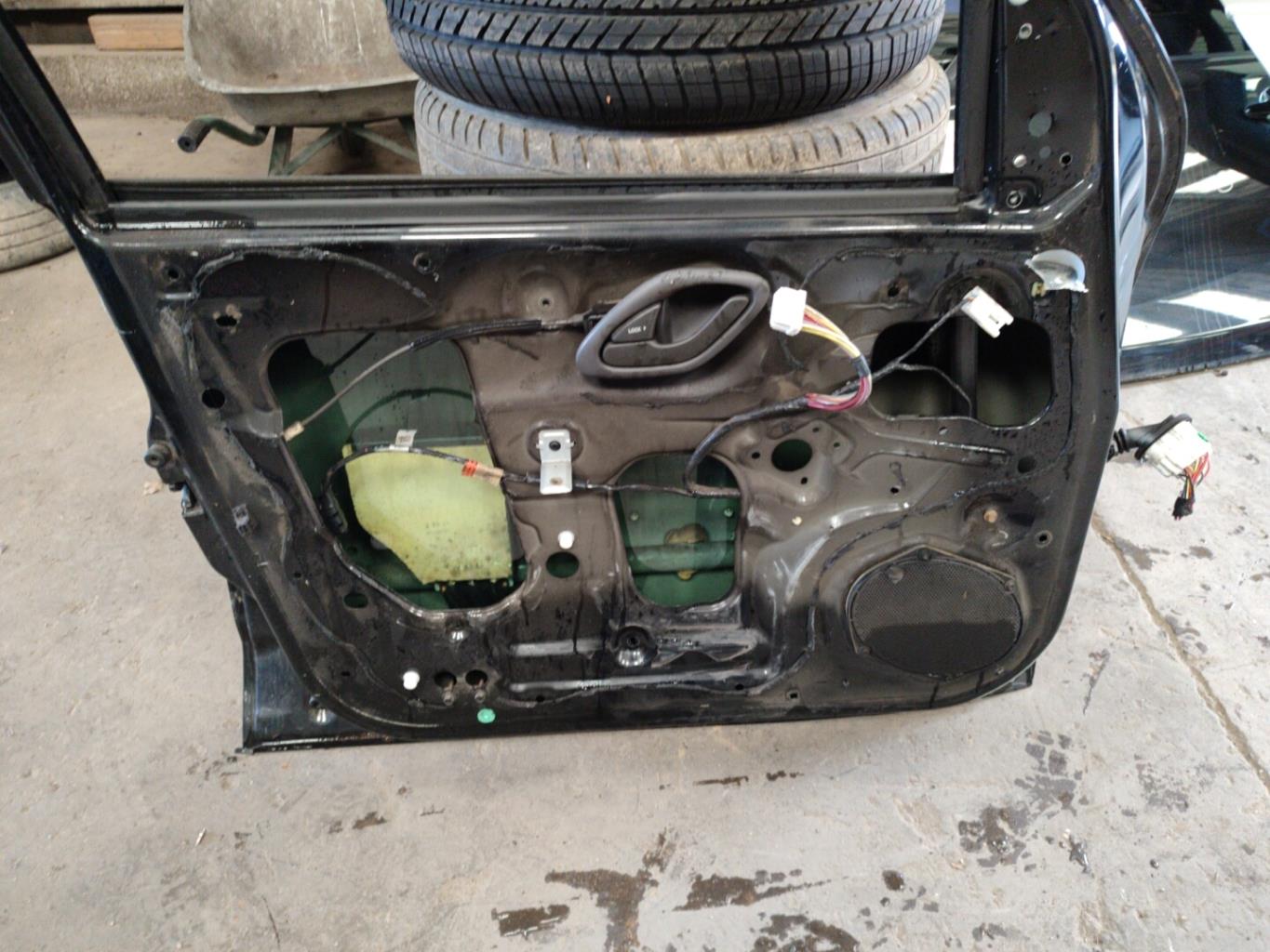 Porte avant gauche MAZDA TRIBUTE Essence - 1