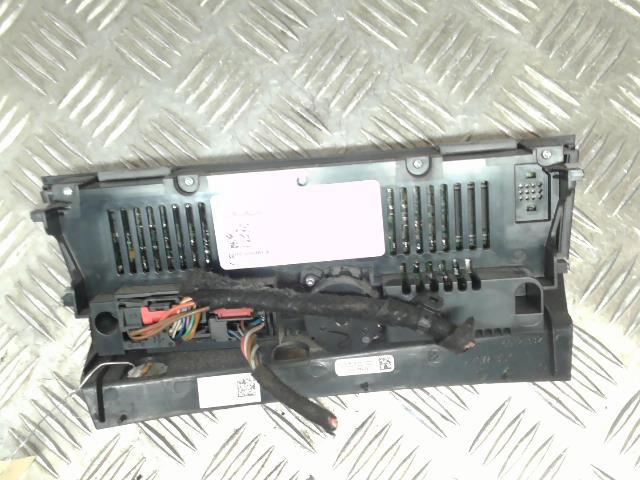 Commande chauffage AUDI A4 3 PHASE 1 Essence - 1