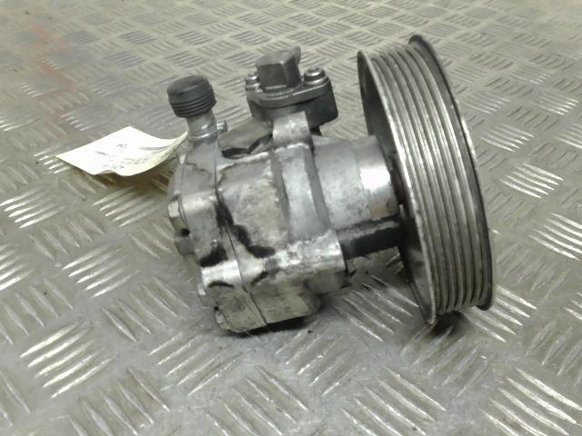 Pompe de direction AUDI A4 3 PHASE 1 Essence - 1