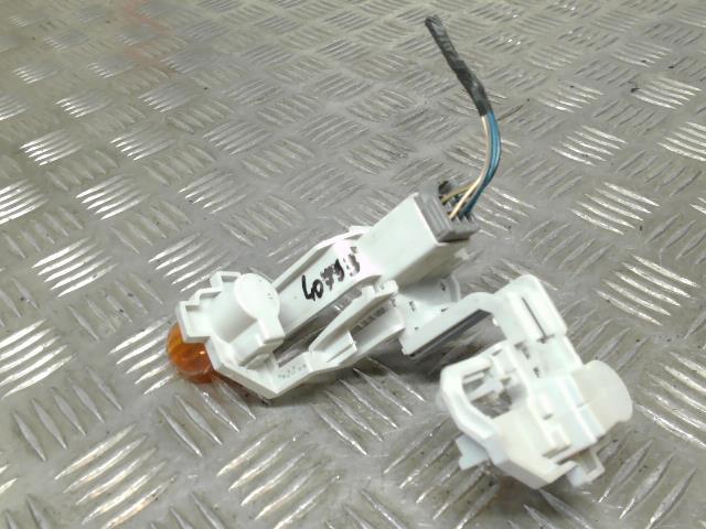 Base portalampade fanale posteriore destro FORD FIESTA 6 PHASE 1 Diésel - 1