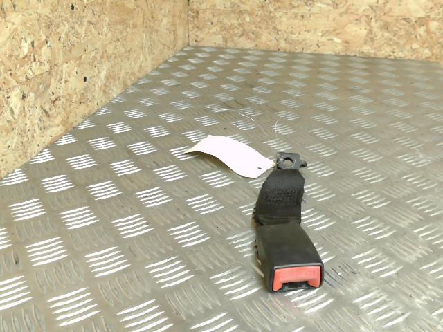 Attache ceinture arriere centrale BMW X3 E83 PHASE 1 Essence - 1