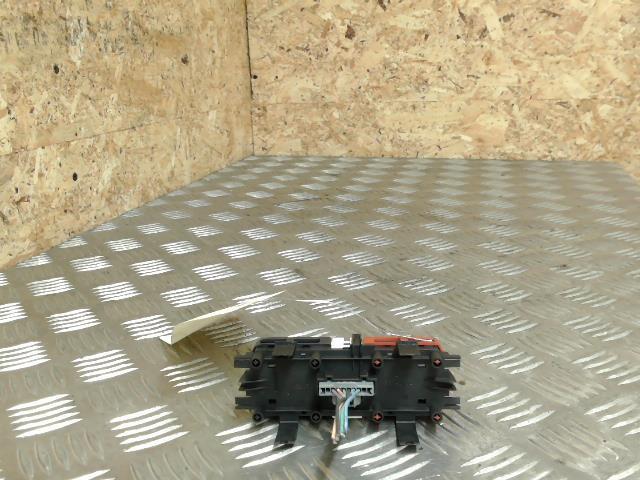 Bouton de warning RENAULT SCENIC 2 PHASE 1 Diesel - 1