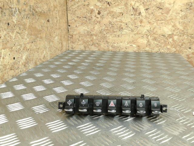 Bouton de warning PEUGEOT 3008 1 PHASE 1 Diesel - 1
