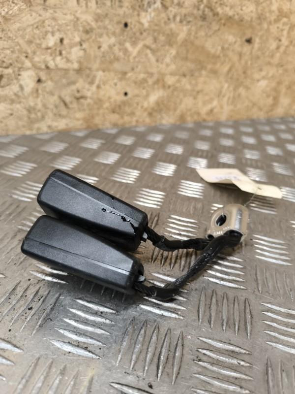 Aggancio cintura sicurezza posteriore centrale VOLKSWAGEN POLO 5 PHASE 1 Diésel - 1