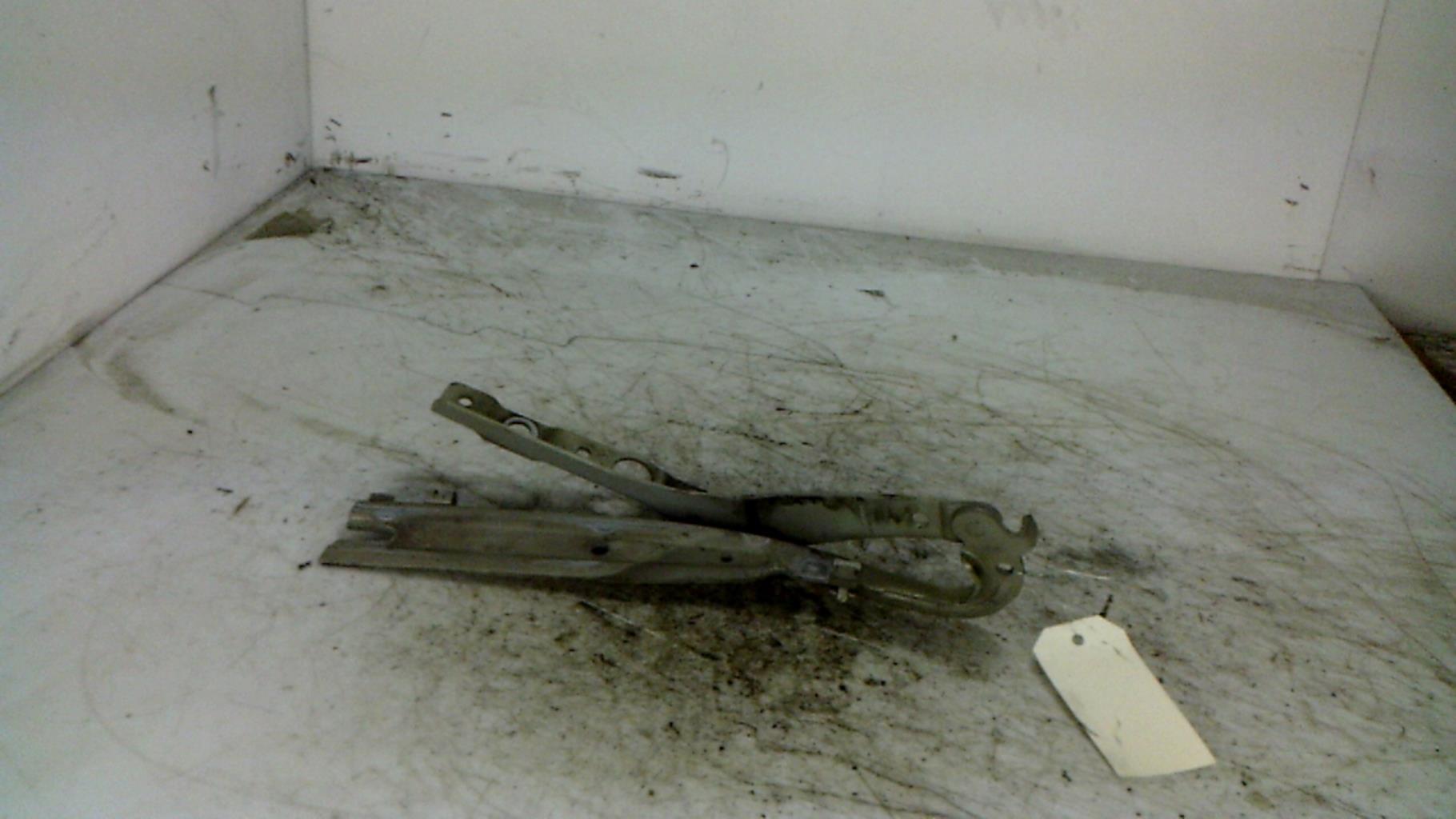 Charniere de capot PEUGEOT 407 PHASE 1 BREAK Diesel - 1